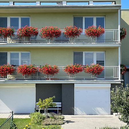 Apartman Krasna Vyhlidka Dolni Benesov Екстериор снимка